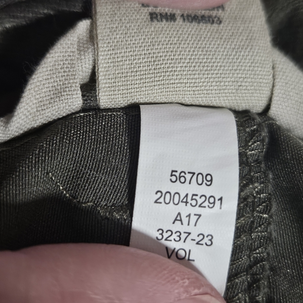 Duluth Trading company quick dry material hiking size 18 - Picture 13 of 14